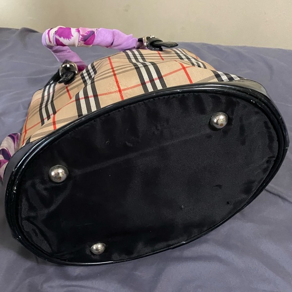 Authentic Burberry bag - Picture 4 of 8